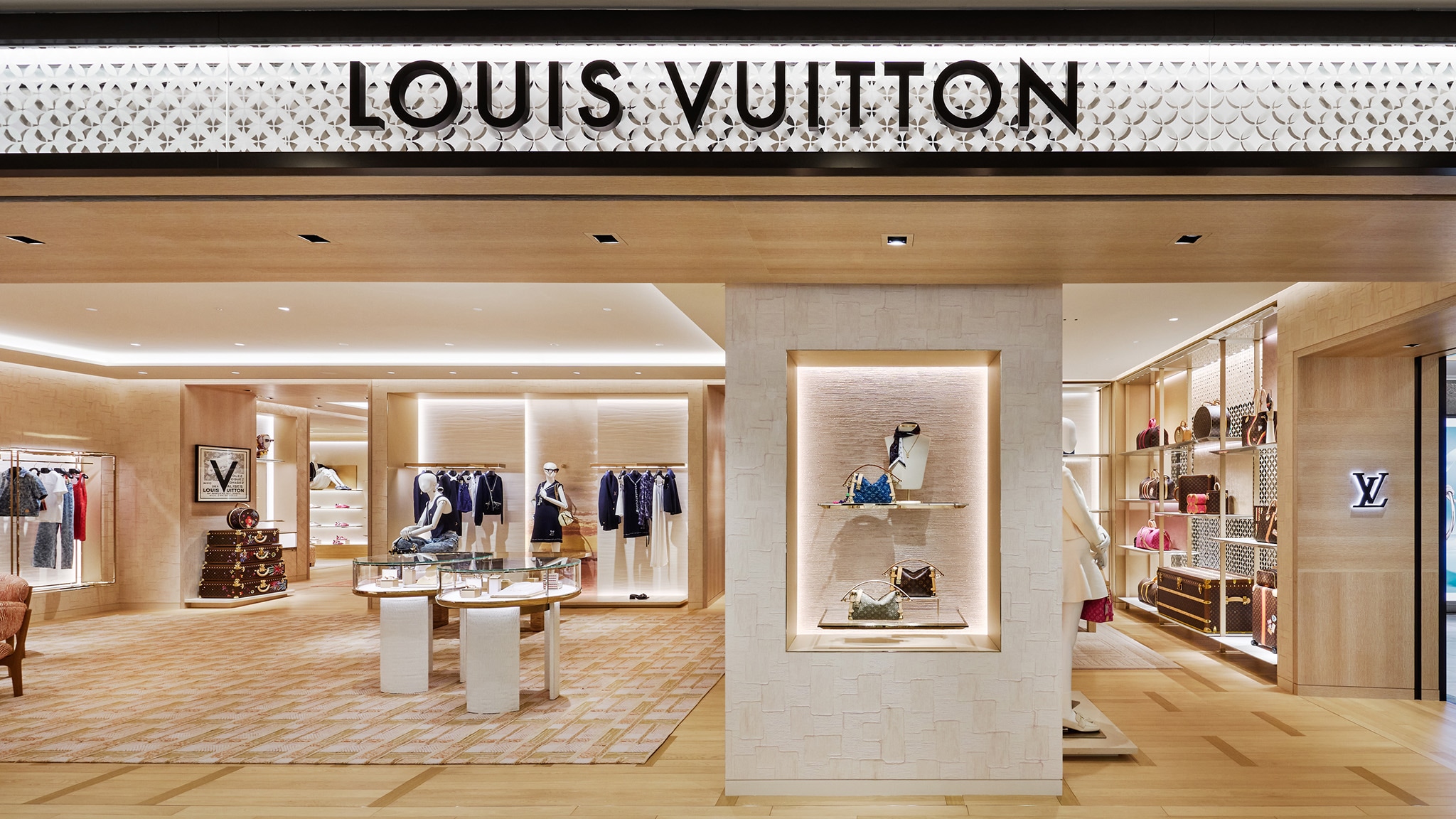 Louis Vuitton Osaka Hankyu Umeda Women 5F/6F Store in Osaka, Japan