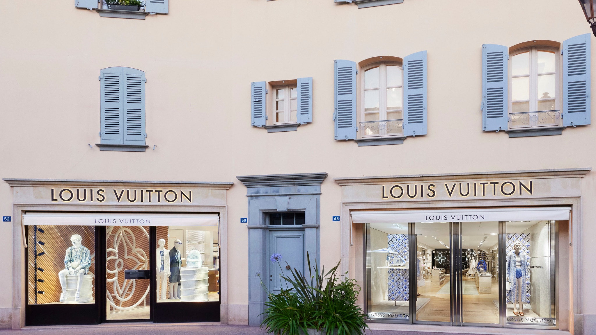 Louis Vuitton Saint-Tropez Store in Saint-Tropez, France | LOUIS