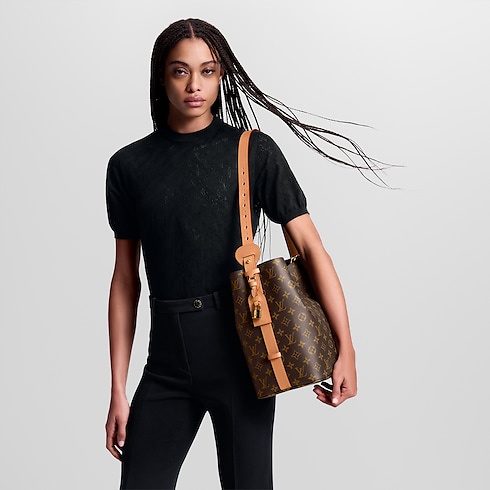 All In GM Monogram Canvas in Women's Handbags Handbags collections by Louis Vuitton (Product zoom)