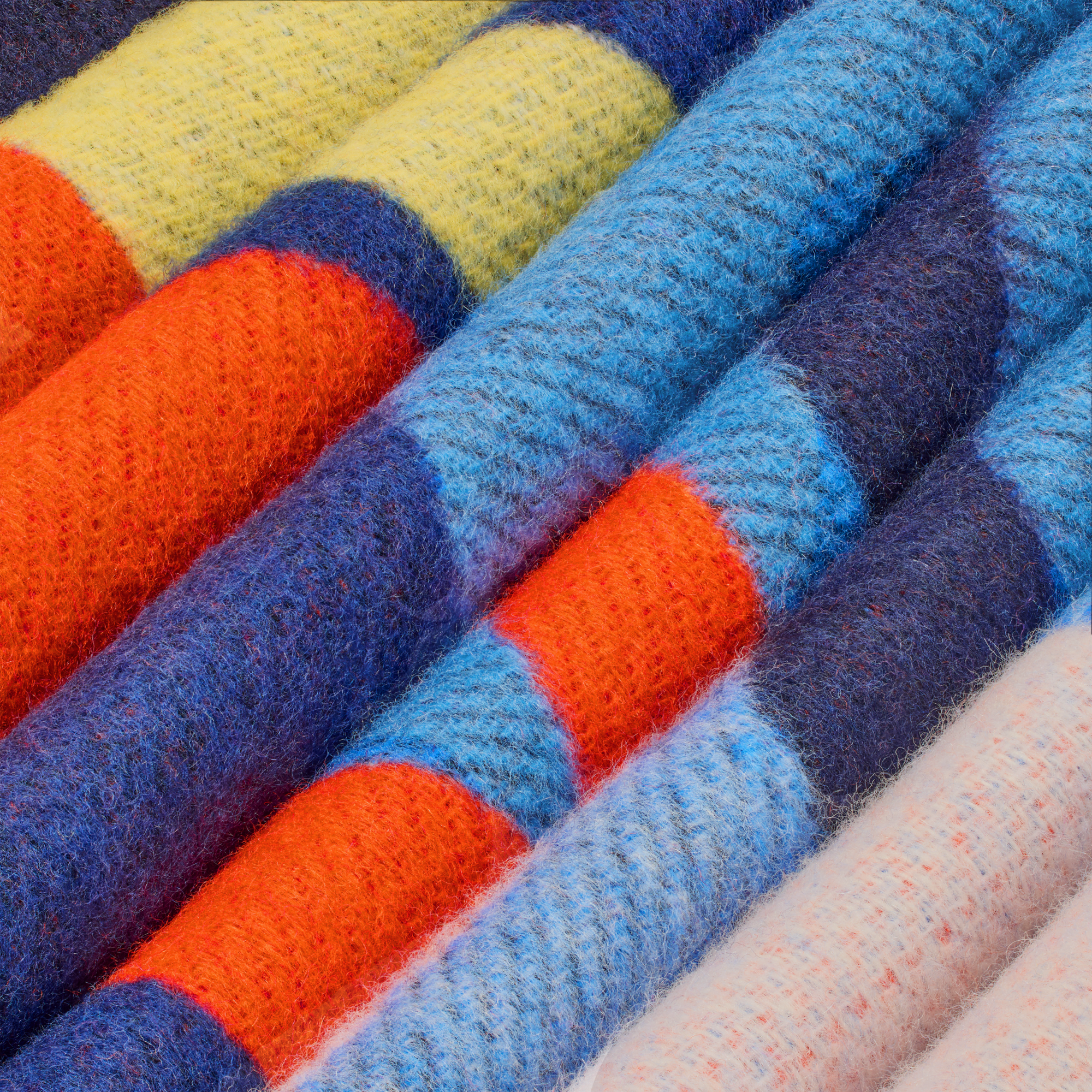 Animali Fantastici Flowers Throw Blanket  in Trunks, Travel and Home