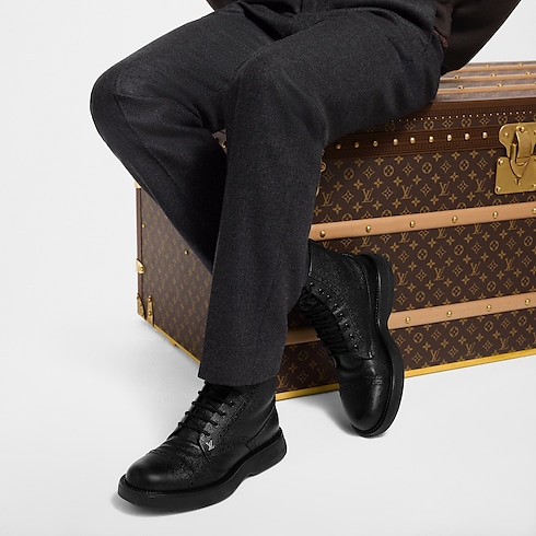 Bastille Combat Boot in New's For Men New Formal collections by Louis Vuitton (Product zoom)