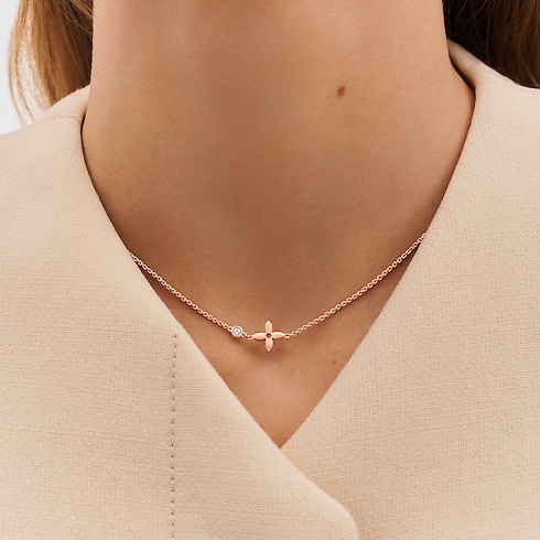 Blossom pendant, pink gold and diamond in Jewellery's Categories Necklaces and Pendants collections by Louis Vuitton (Product zoom)
