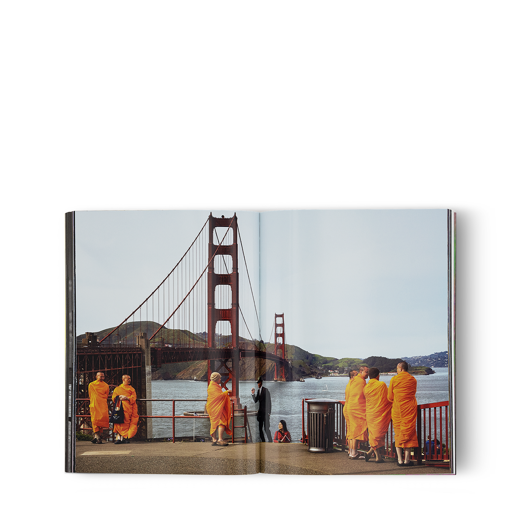 Cities on Earth, English version - Books and Writing | LOUIS VUITTON