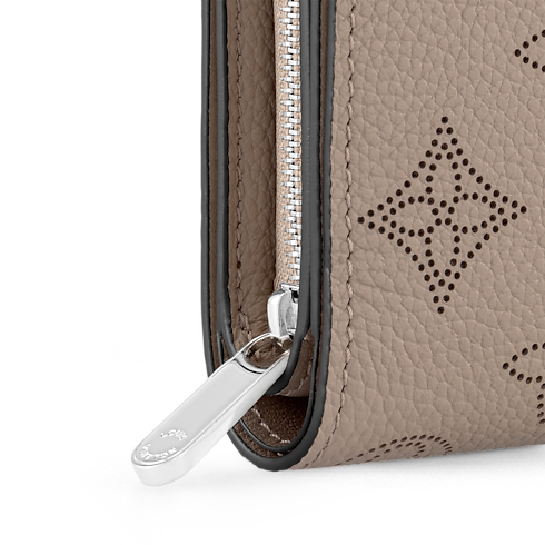 Cléa Wallet Mahina Leather in Women's Wallets and Small Leather Goods All Wallets and Small Leather Goods collections by Louis Vuitton (Product zoom)