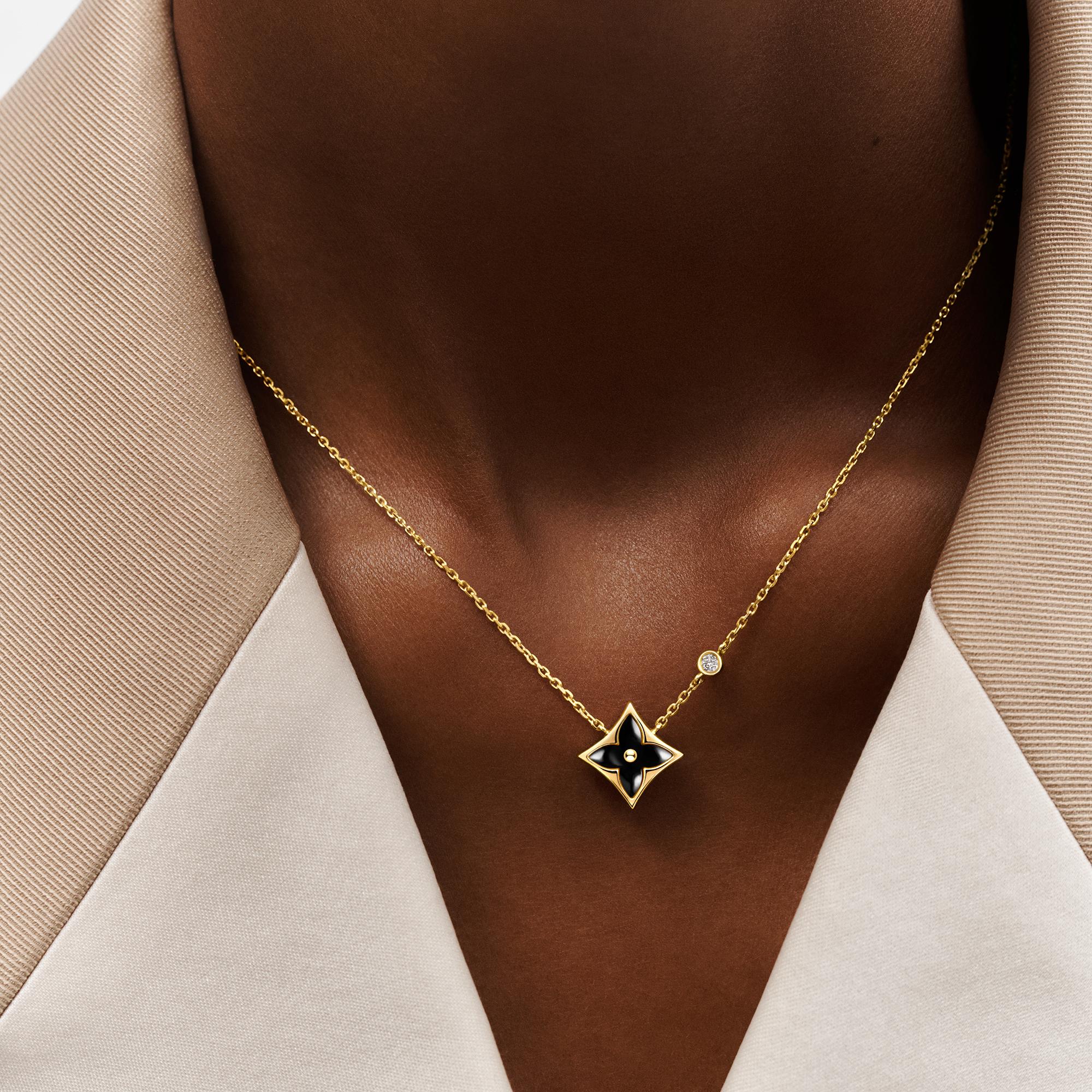 Colour Blossom Bb Star Pendant, Yellow Gold, Onyx And Diamond  in Jewellery
