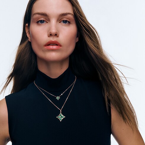 Colour Blossom XL Medallion, Pink Gold, Malachite And Diamond in Jewellery's Categories Necklaces and Pendants collections by Louis Vuitton (Product zoom)