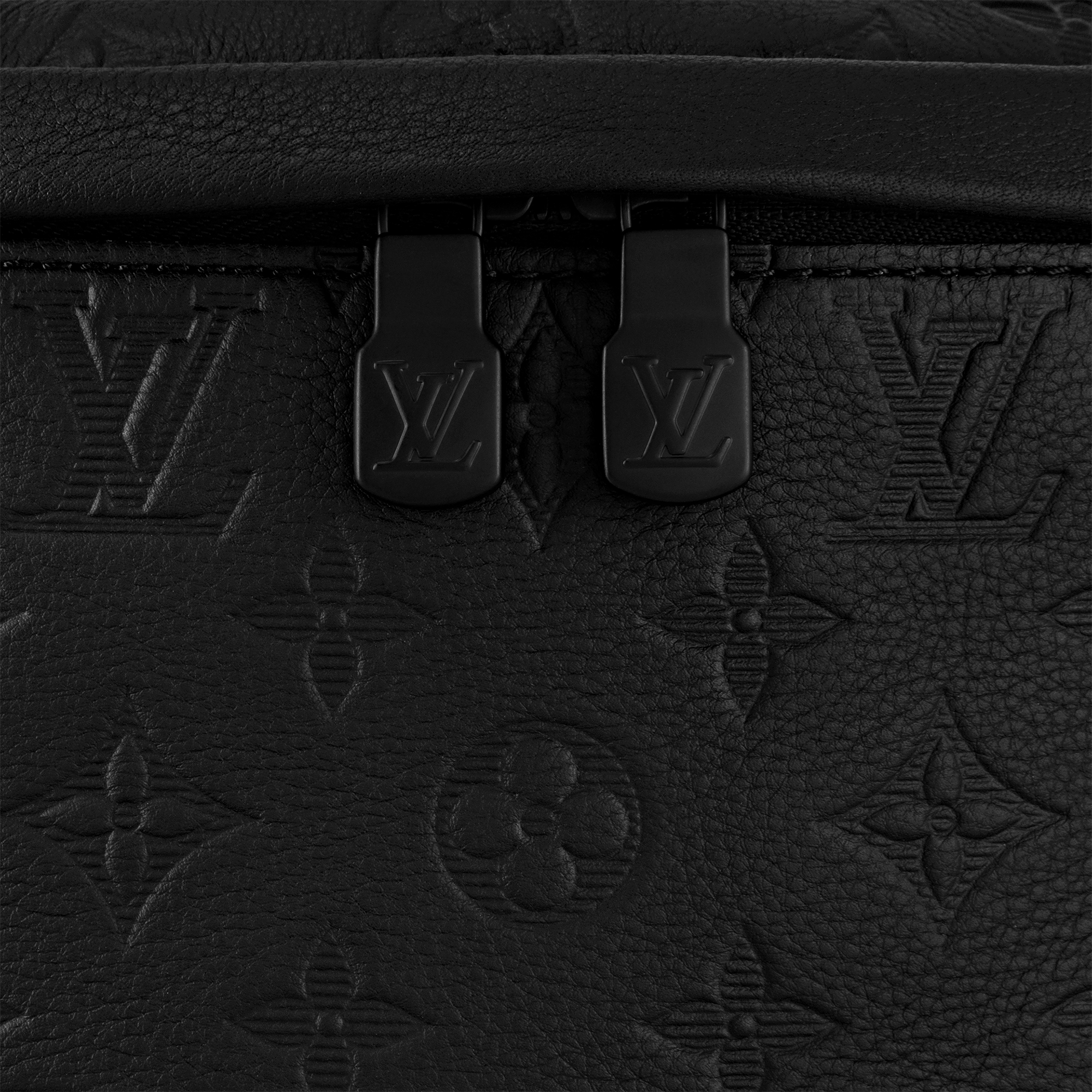 Discovery PM Bumbag Monogram Shadow Leather in Men