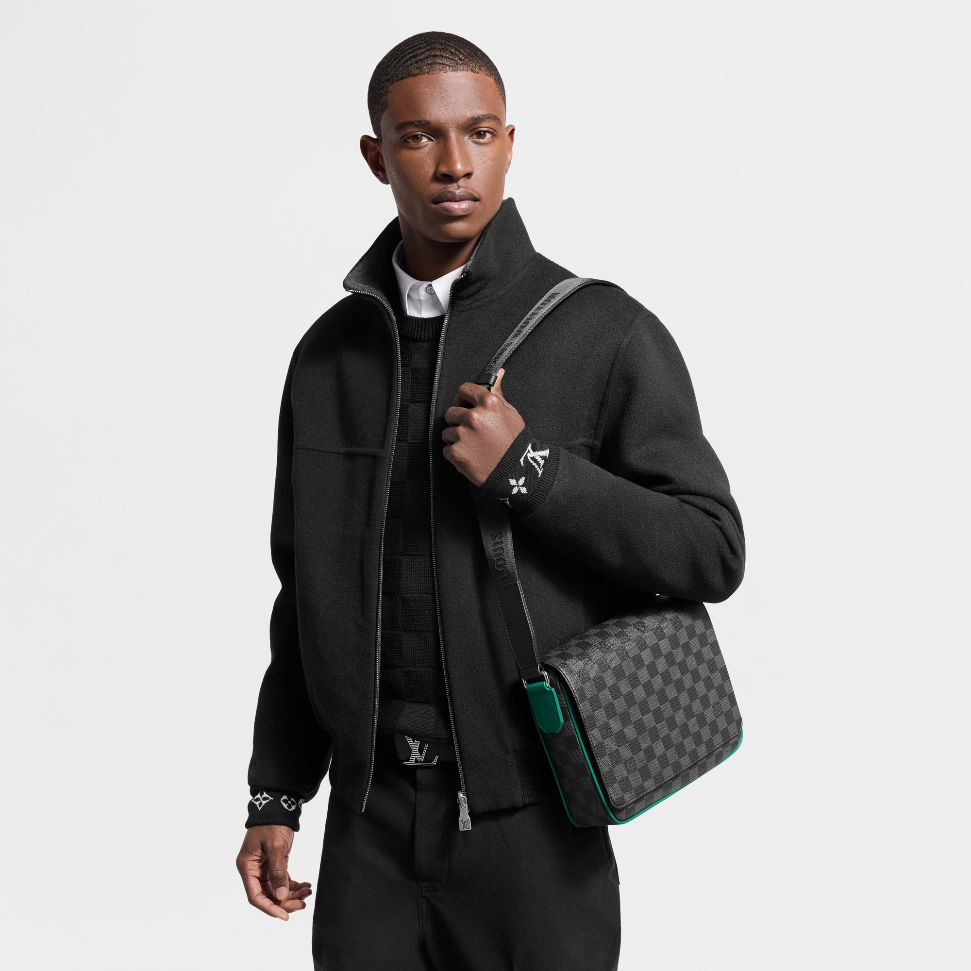 District Mesenger Damier Graphite Canvas in Bags and Small Leather Goods