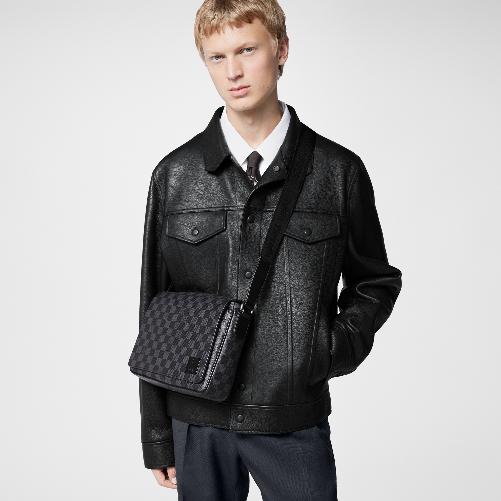 District PM Messenger Bag Damier Graphite Canvas in Men