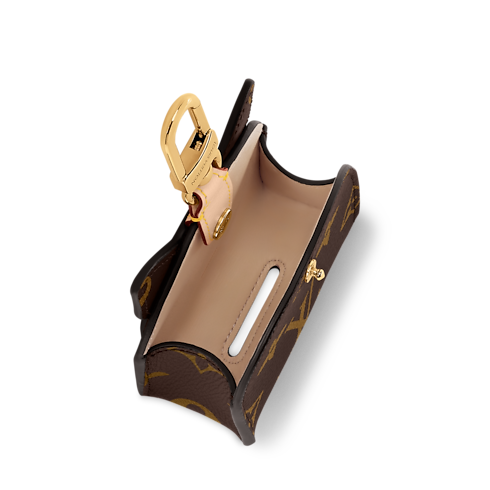 Dog Bags Holder Shiba S00 in Trunks, Travel and Home's Pets Accessories } collections by Louis Vuitton (Product zoom)