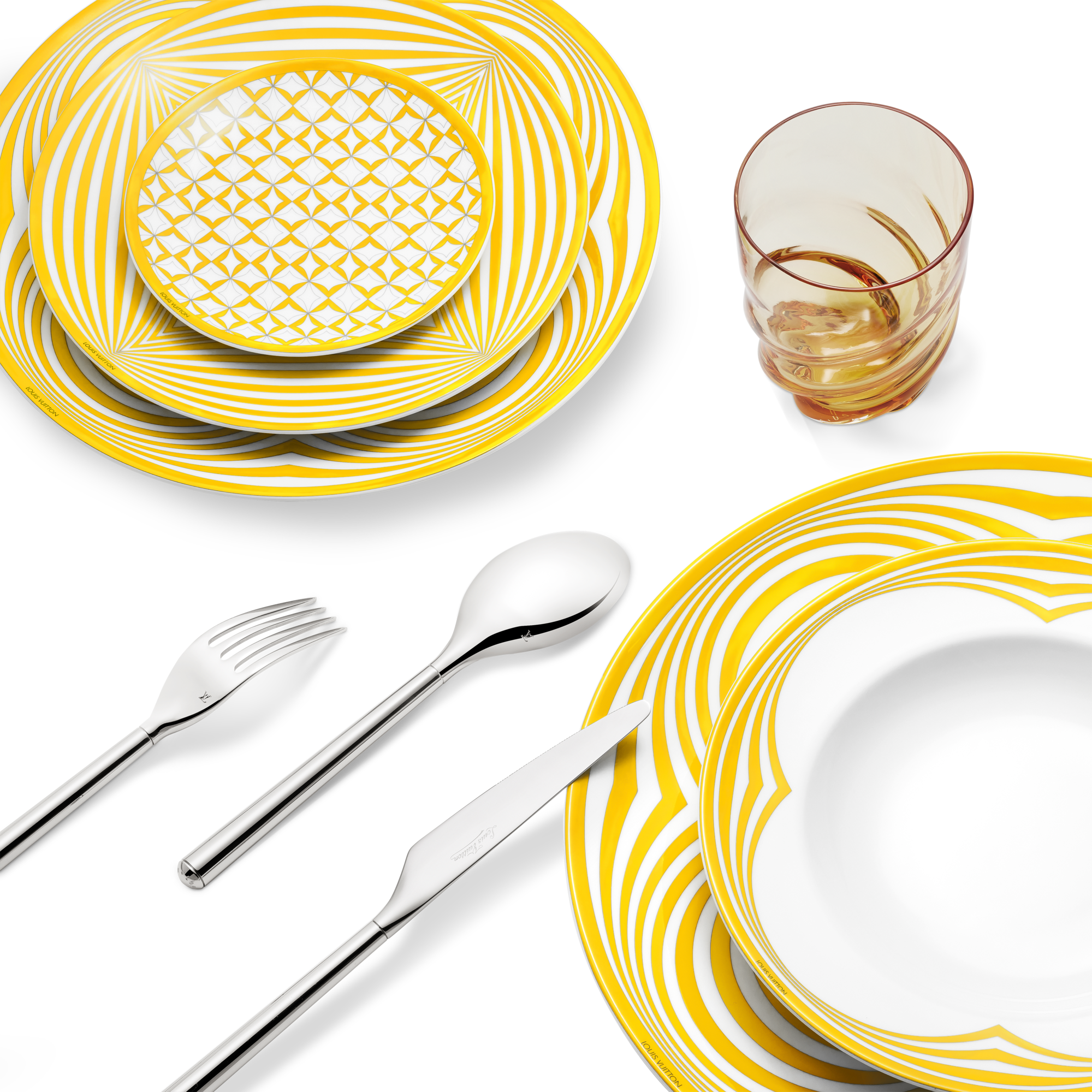 Dolce Vita Set Of 2 Presentation Plates  in Trunks, Travel and Home