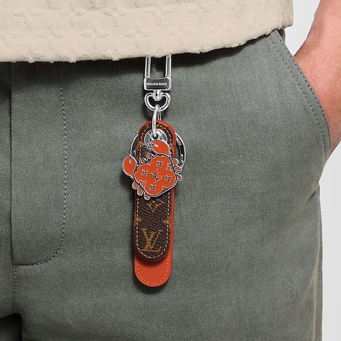 Dragonne Tab Key Holder and Bag Charm S00 in Men's Accessories Key Holders and Bag Charms collections by Louis Vuitton (Product zoom)
