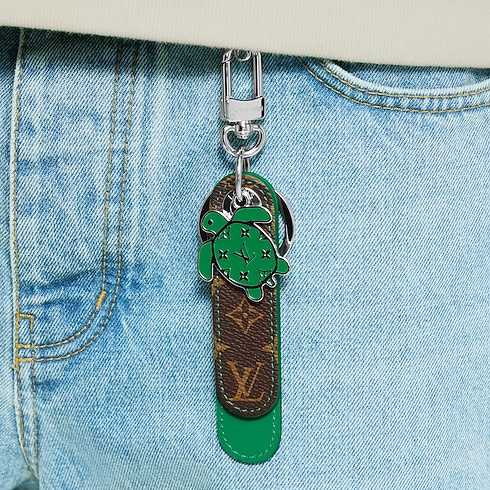 Dragonne Tab Key Holder and Bag Charm S00 in Men's Accessories Key Holders and Bag Charms collections by Louis Vuitton (Product zoom)