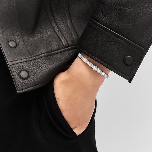 Empreinte Bangle, White Gold and Diamonds in Jewellery's Categories All Fine Jewellery collections by Louis Vuitton (Product zoom)