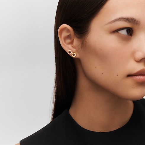 Empreinte Ear Studs, Yellow Gold in Jewellery's Categories All Fine Jewellery collections by Louis Vuitton (Product zoom)