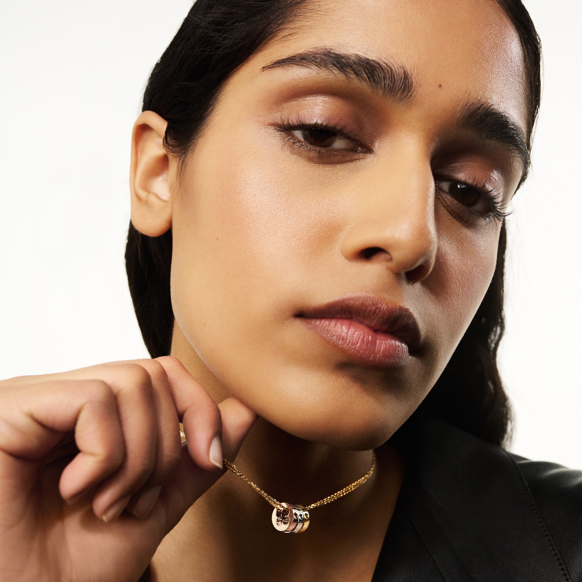 Empreinte Pendant, 3 Golds  in Jewellery