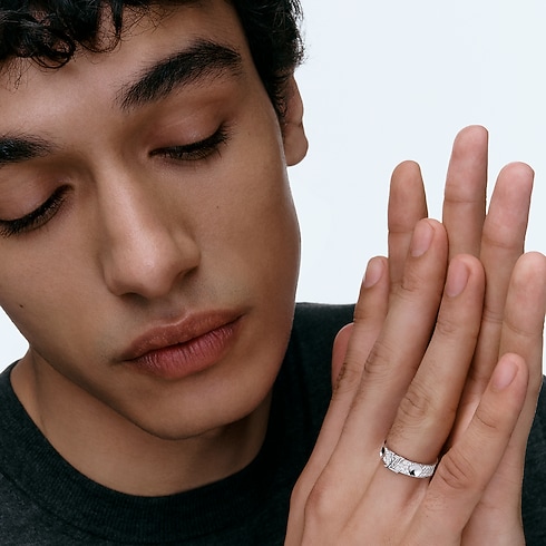 Empreinte Ring, White Gold and Diamonds in Jewellery's Categories Rings collections by Louis Vuitton (Product zoom)