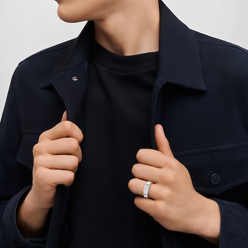 Empreinte Ring, White Gold and Diamonds in Jewellery's Categories Rings collections by Louis Vuitton (Product zoom)