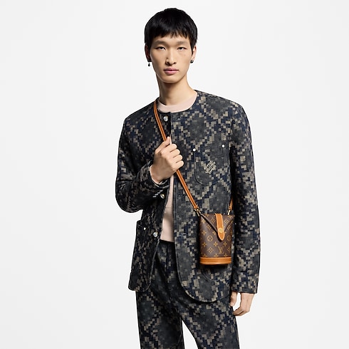 Envelope Pouch Monogram Archive in Men's Wallets and Small Leather Goods Mini Bags collections by Louis Vuitton (Product zoom)