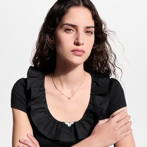 Essential V Strass PM Necklace S00 in Women's Fashion Jewellery Necklaces collections by Louis Vuitton (Product zoom)