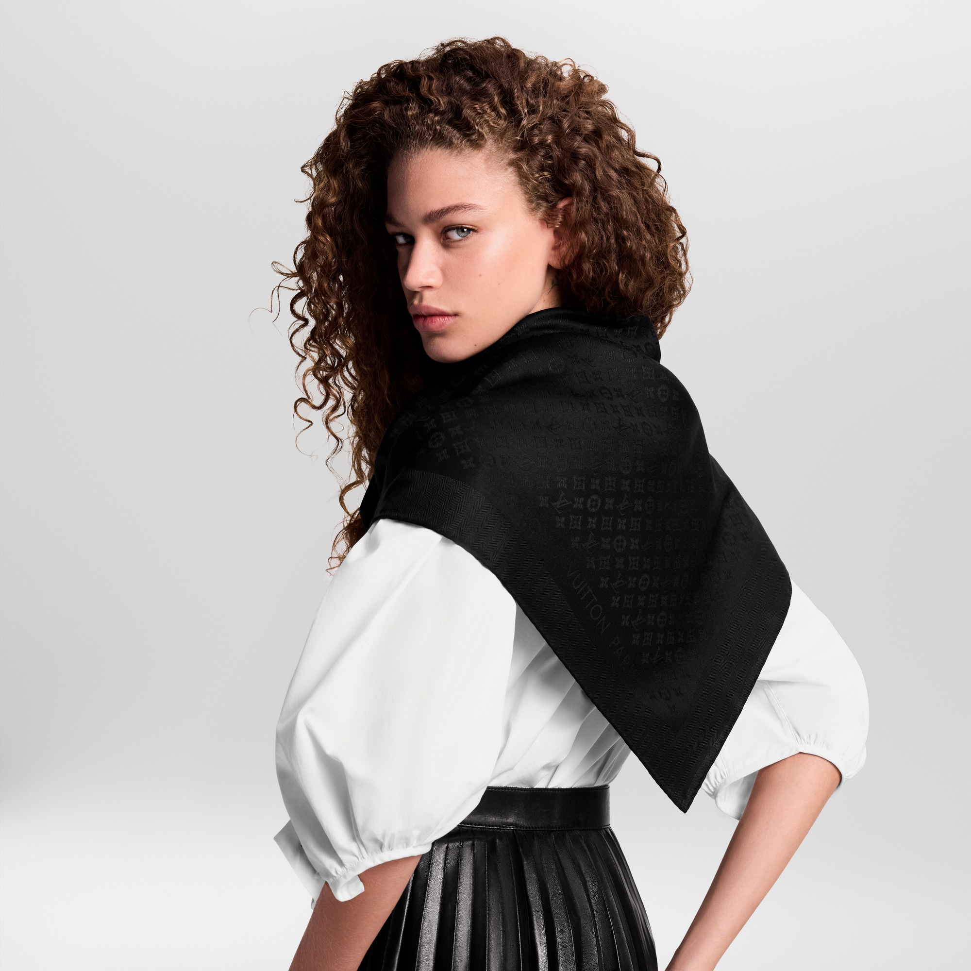 Evermore Shawl S00 in Women