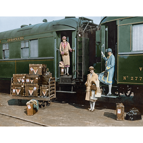 Extraordinary Voyages in Trunks, Travel and Home's Library Hard Cover Books collections by Louis Vuitton (Product zoom)