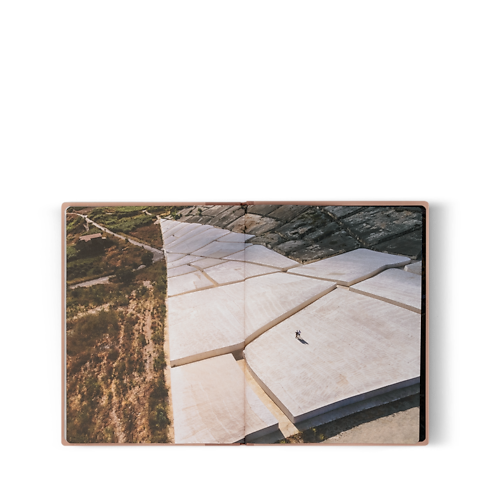 Fashion Eye Cretto Di Burri in Trunks, Travel and Home's Library Fashion Eye collections by Louis Vuitton (Product zoom)