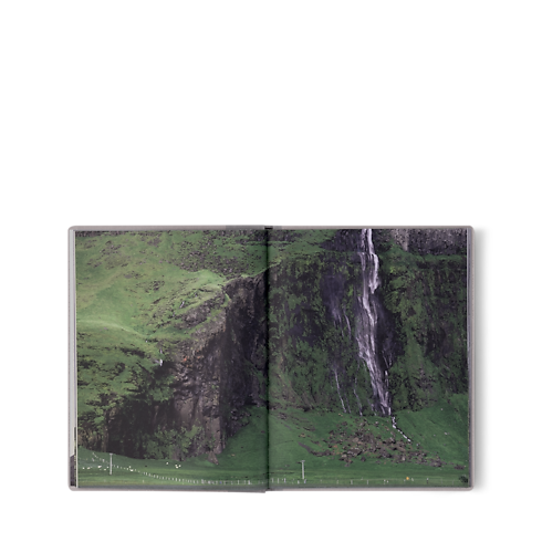 Fashion Eye Iceland in Trunks, Travel and Home's Library Fashion Eye collections by Louis Vuitton (Product zoom)