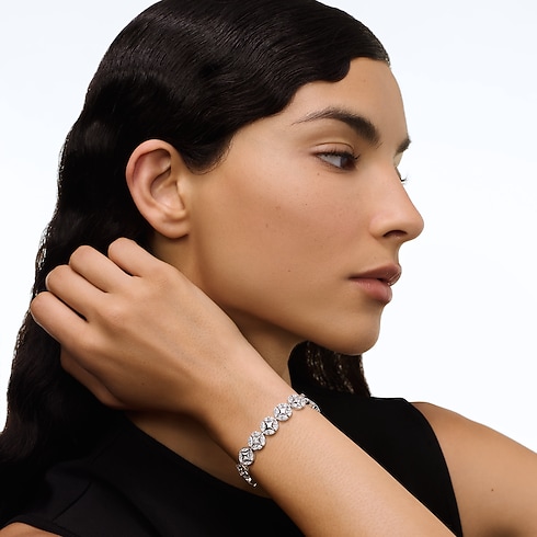 Galaxie Bracelet, White Gold and Diamonds in Les Extraordinaires's Jewellery Bracelets collections by Louis Vuitton (Product zoom)