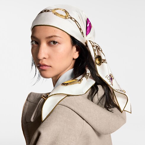 Heirloom Silk Triangle S00 in Women's Accessories Silk Squares and Bandeaux collections by Louis Vuitton (Product zoom)