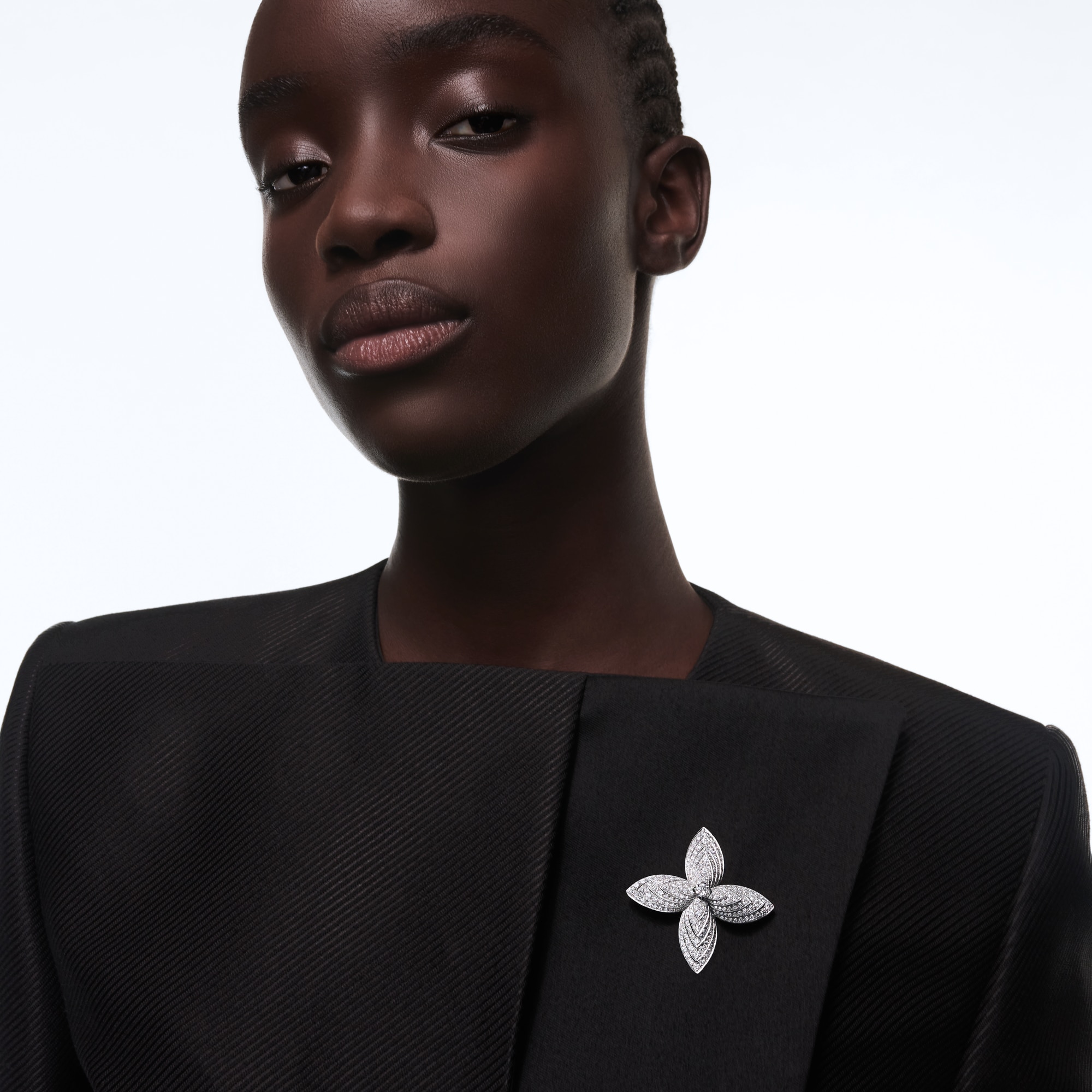 Idylle Blossom Brooch, White Gold & Diamonds  in Les Extraordinaires