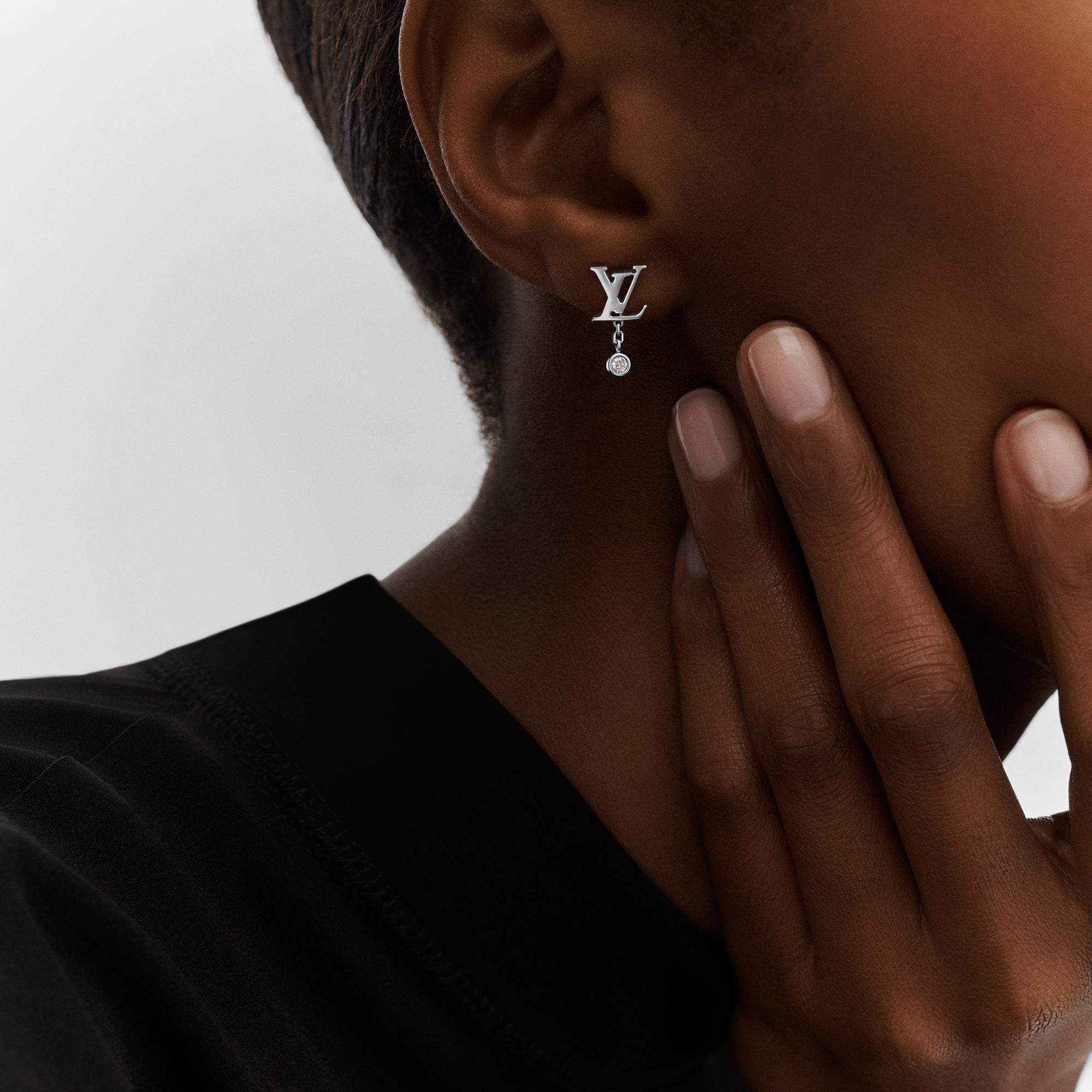 Idylle Blossom Lv Ear Stud, White Gold And Diamond - PER UNIT - Jewellery | LOUIS  VUITTON