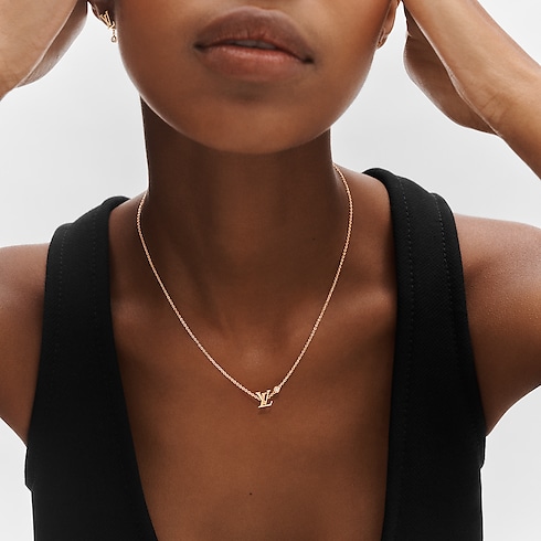 Idylle Blossom Lv Pendant, Pink Gold And Diamond in Jewellery's Categories All Fine Jewellery collections by Louis Vuitton (Product zoom)