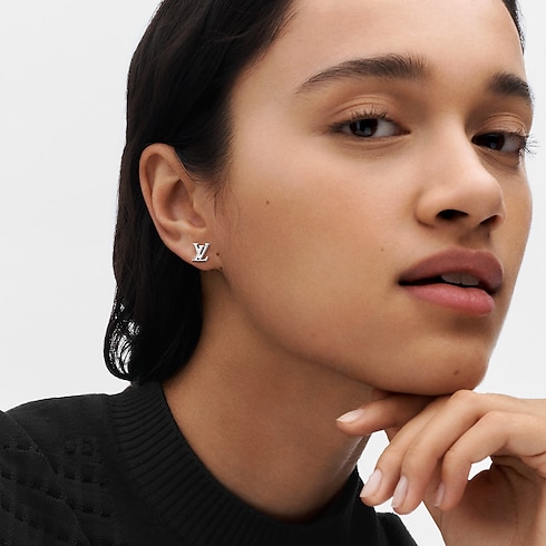 Idylle Blossom Reversible Stud, Yellow And White Gold And Diamond - Per Unit in Jewellery's Categories Earrings collections by Louis Vuitton (Product zoom)