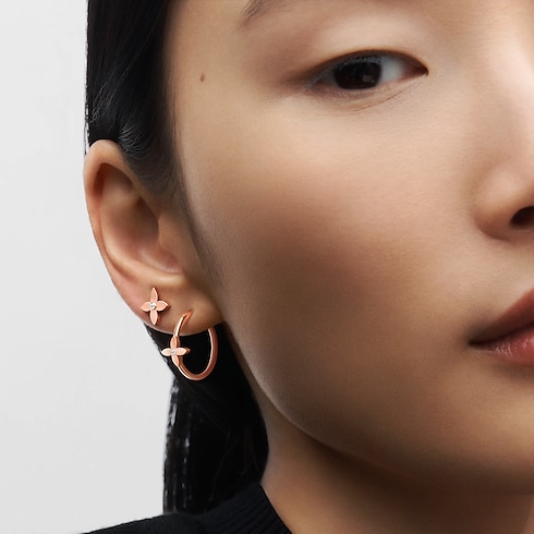 Idylle Blossom Small Hoop, Pink Gold And Diamond - Per Unit in Jewellery's Categories Earrings collections by Louis Vuitton (Product zoom)