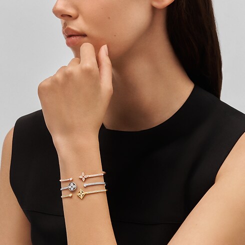 Idylle Blossom Twist Bracelet in Jewellery's Categories All Fine Jewellery collections by Louis Vuitton (Product zoom)