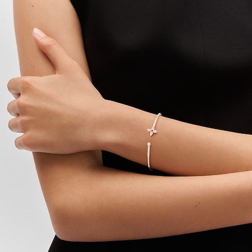 Idylle Blossom Twist Bracelet in Jewellery's Categories All Fine Jewellery collections by Louis Vuitton (Product zoom)