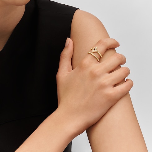 Idylle Blossom Two-Row Ring, Yellow Gold and Diamonds in Jewellery's Categories All Fine Jewellery collections by Louis Vuitton (Product zoom)