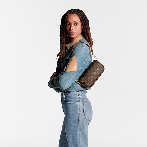 Ivy Wallet On Chain Bag Monogram Canvas in Women's Handbags Handbags collections by Louis Vuitton (Product zoom)