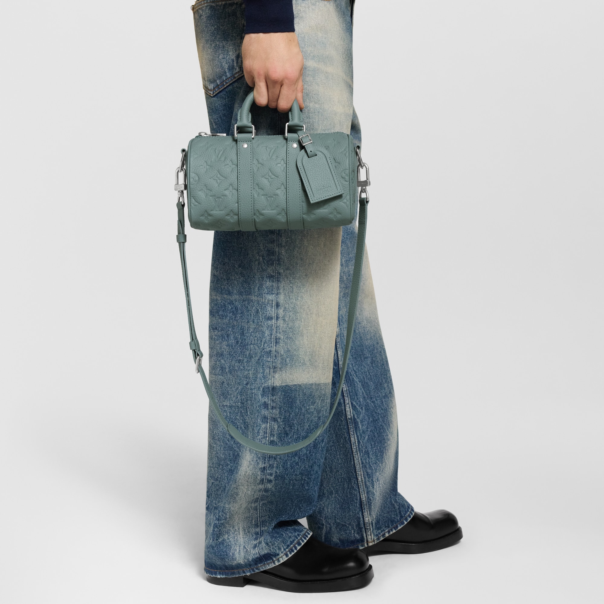 Keepall Bandoulière 25 Taurillon Monogram in Bags and Small Leather Goods