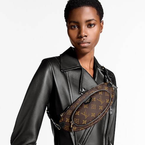 Keepit Monogram Canvas in Women's Wallets and Small Leather Goods Wallets on Chain and Micro Bags collections by Louis Vuitton (Product zoom)