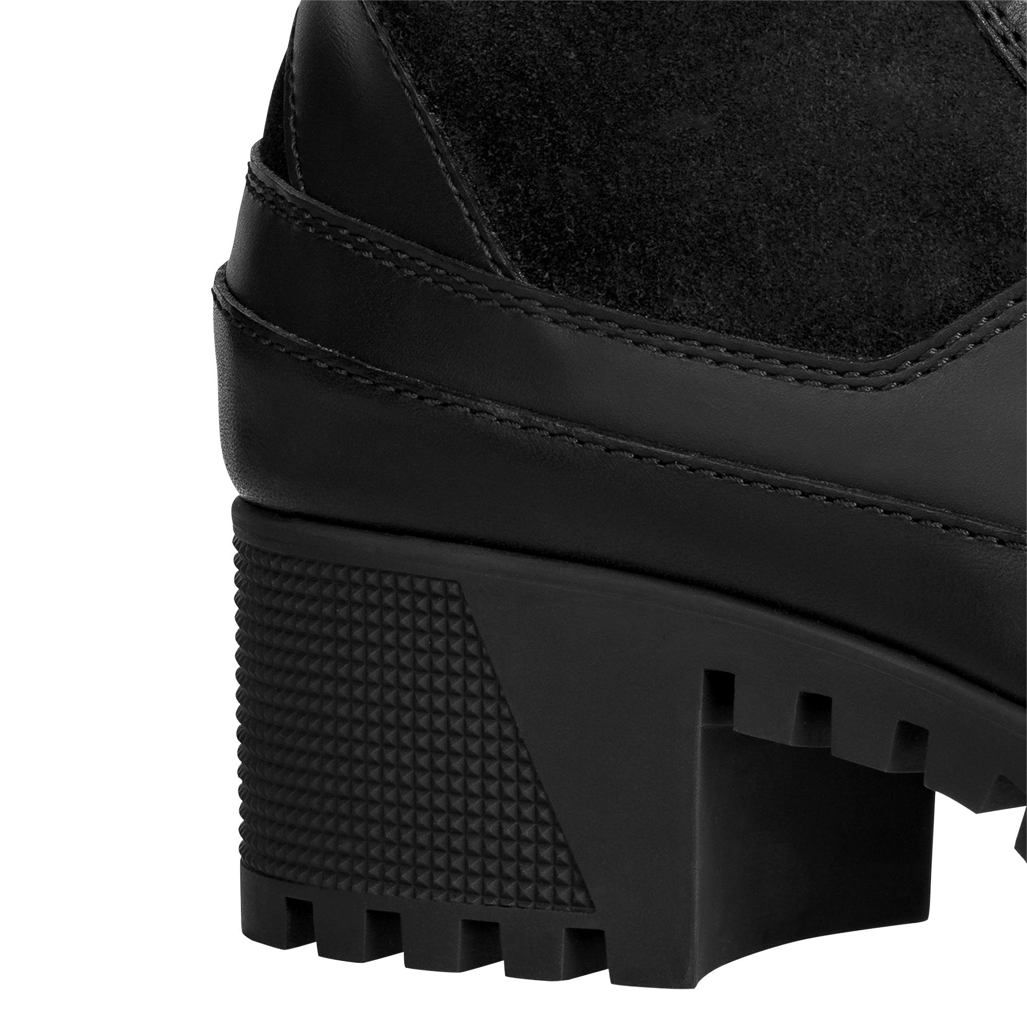 louis vuitton black desert boots