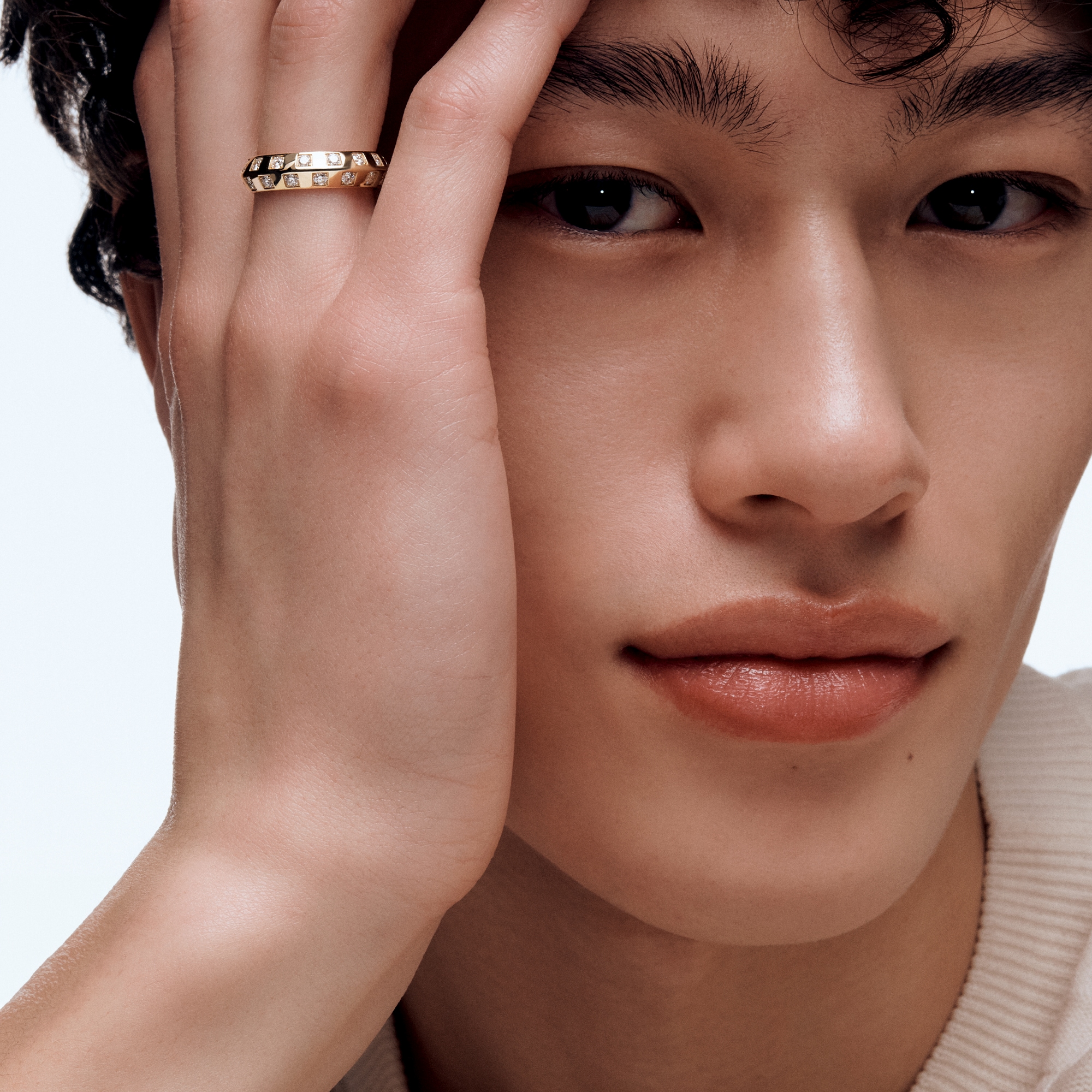 Le Damier de Louis Vuitton Medium Ring, Yellow Gold and Diamonds  Jewellery Categories Rings | LOUIS VUITTON (Product zoom)