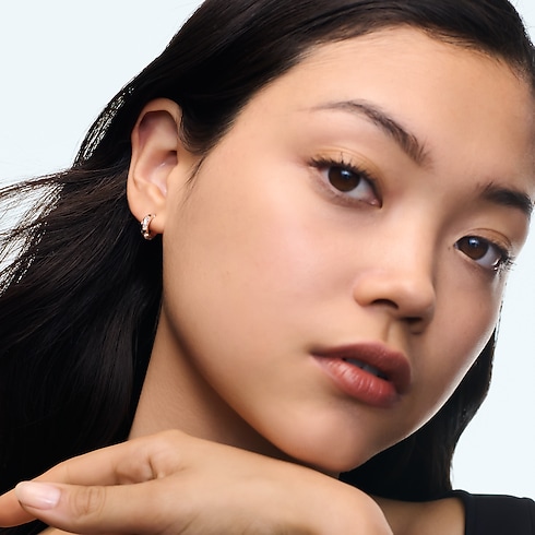 Le Damier de Louis Vuitton Small Hoops, Rose Gold and Diamonds in Jewellery's Categories Earrings collections by Louis Vuitton (Product zoom)