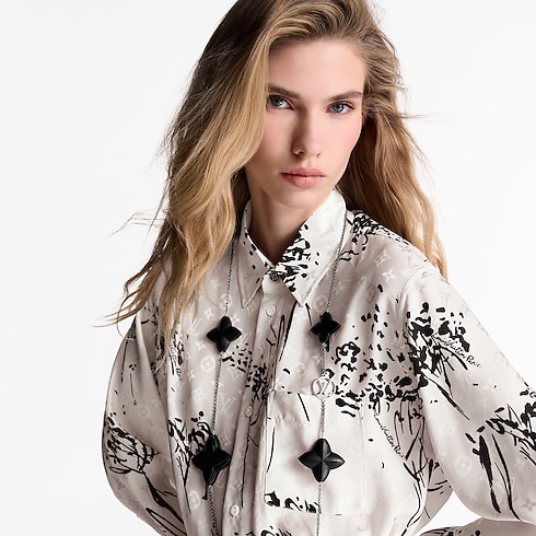 Leather Flower Sautoir S00 in Women's Fashion Jewellery Necklaces and Pendants collections by Louis Vuitton (Product zoom)