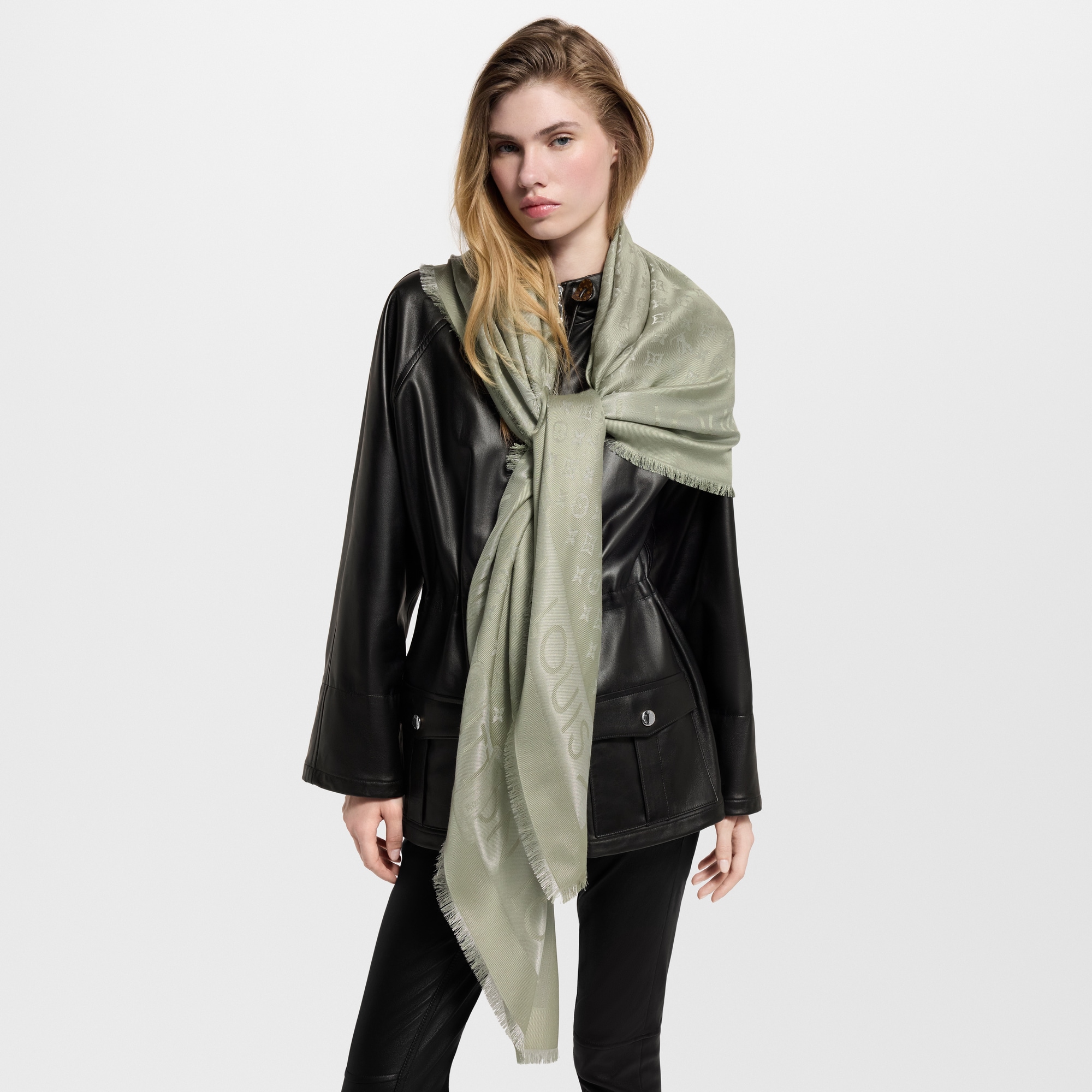 Lock And Go Shine Shawl S00 in Women