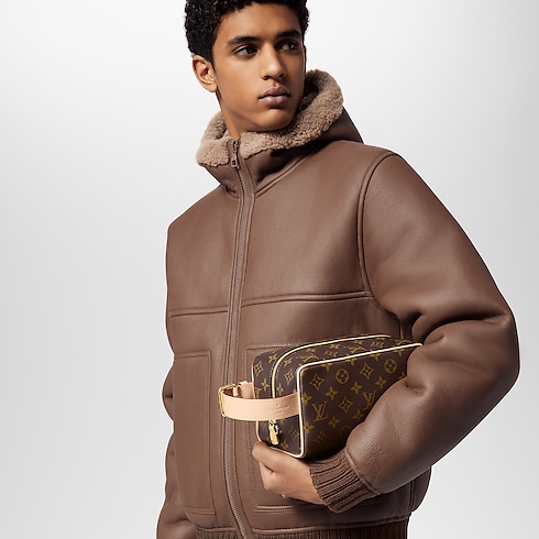 Locker Dopp Kit Monogram Canvas in Men's Travel Travel Accessories and Organisers collections by Louis Vuitton (Product zoom)