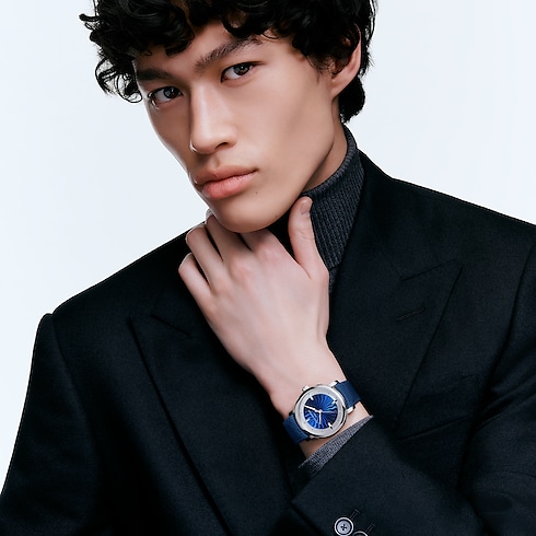 Louis Vuitton Escale, Automatic, 39mm, Platinum in Watches's All Watches } collections by Louis Vuitton (Product zoom)