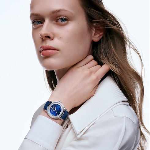 Louis Vuitton Escale, Automatic, 39mm, Platinum in Watches's All Watches } collections by Louis Vuitton (Product zoom)