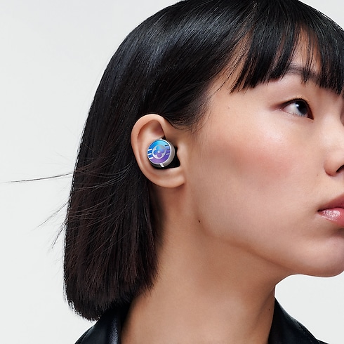 Louis Vuitton Horizon Light Up Earphones - Blue-to-Violet Gradient in Trunks, Travel and Home's High-Tech Objects and Accessories Audio, Connected Watches and Accessories collections by Louis Vuitton (Product zoom)